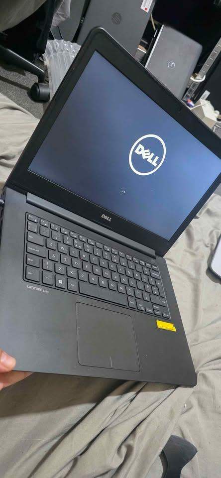 Dell latitude Core i5 8gb ram 500 gb hard 14 inches Read advert