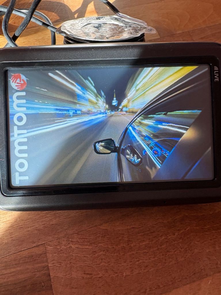 tomtom via live 4EJ51 satnav