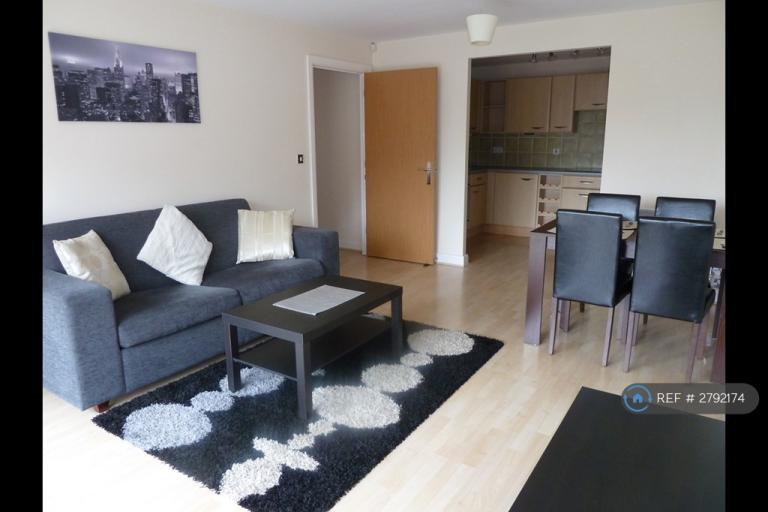2 bedroom flat in Westfield Terrace, Sheffield, S1 (2 bed) (#2792174)