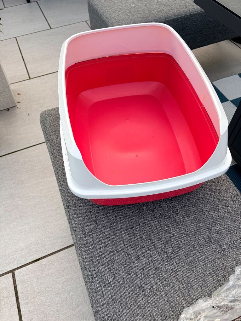 Red and White Cat Litter Tray