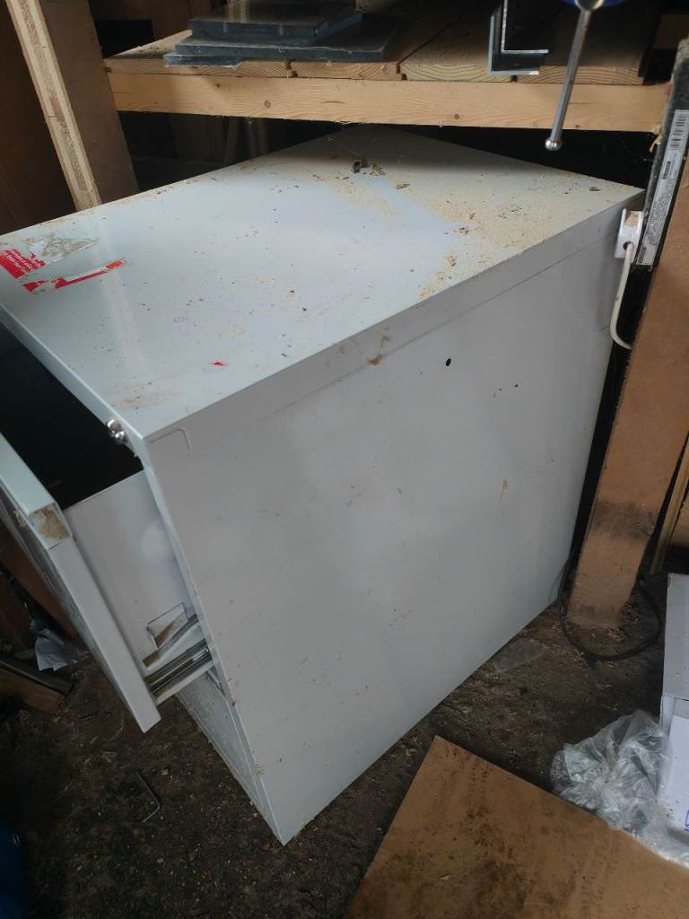 2x  Metal Storage Cabinet