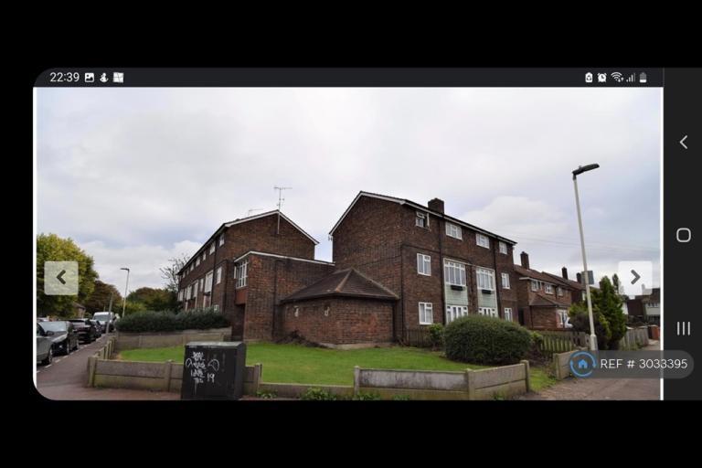 4 bedroom flat in Maybury Road, Barking, IG11 (4 bed) (#3033395)