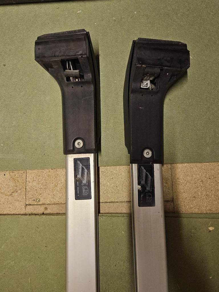 2X Car Roof Bars for Ford Galaxy 2010-2015 Lockable Roof Rack Cross Bars Grey