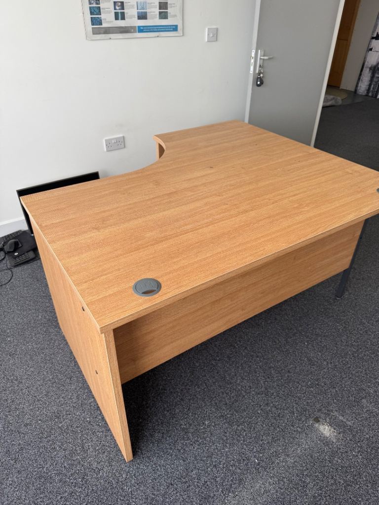 Large Corner Office Desk - Light Wood Finish, Very Good Condition
