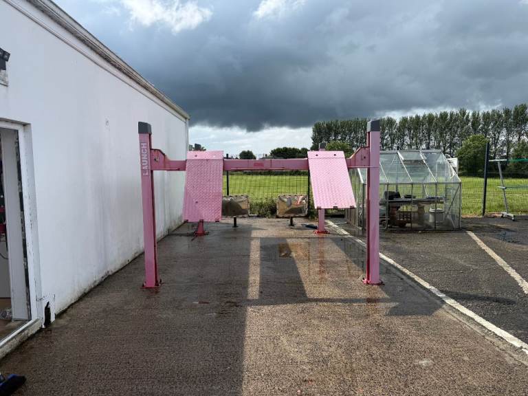 SEARCH LIFTS 4 TONNE 4 POST LIFT.