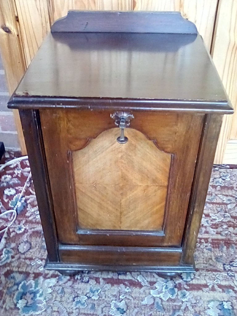 VINTAGE WOODEN LOG COAL SCUTTLE