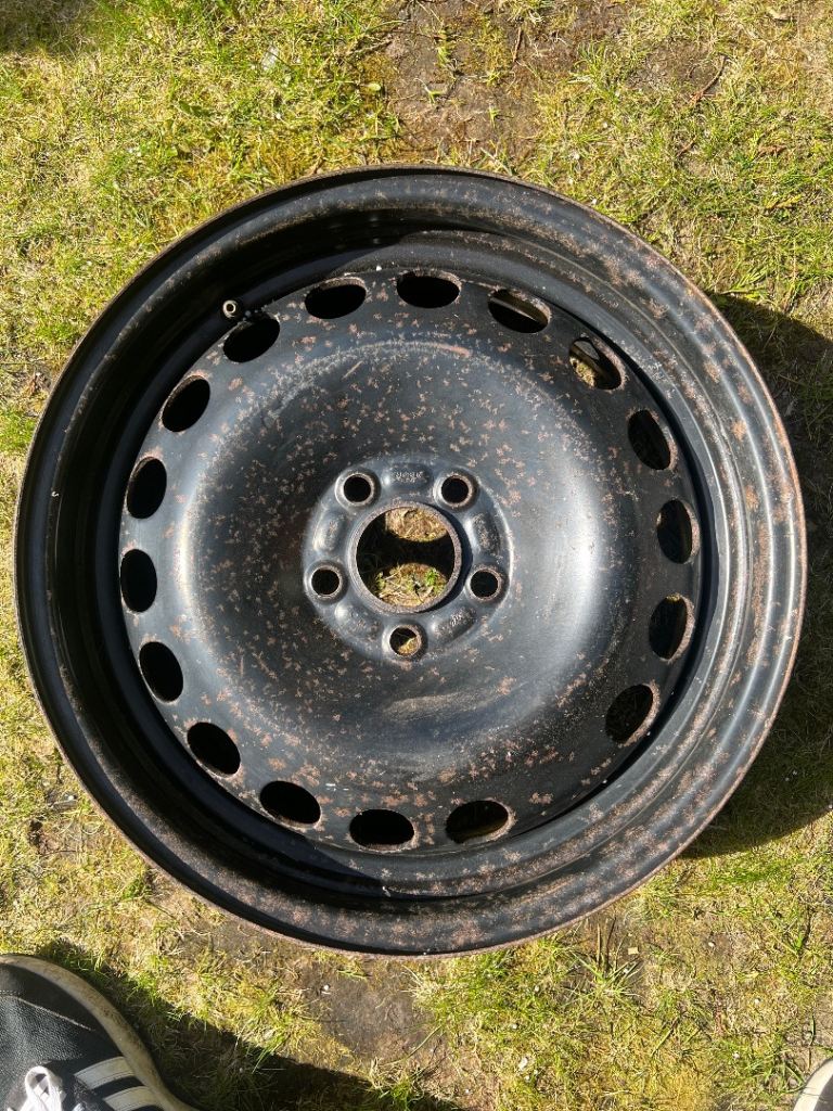 17 Inch steel wheel. 7J x 17EH2 ET55