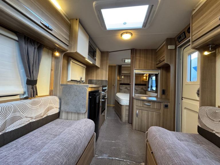 ⭐️ 2013 STERLING ECCLES SPORT 554 ⭐️ FIXED BED 4 BERTH ⭐️ LARGE SOLAR PANEL ⭐️