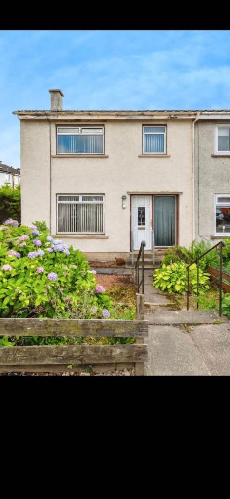 3 bed end terraced house 