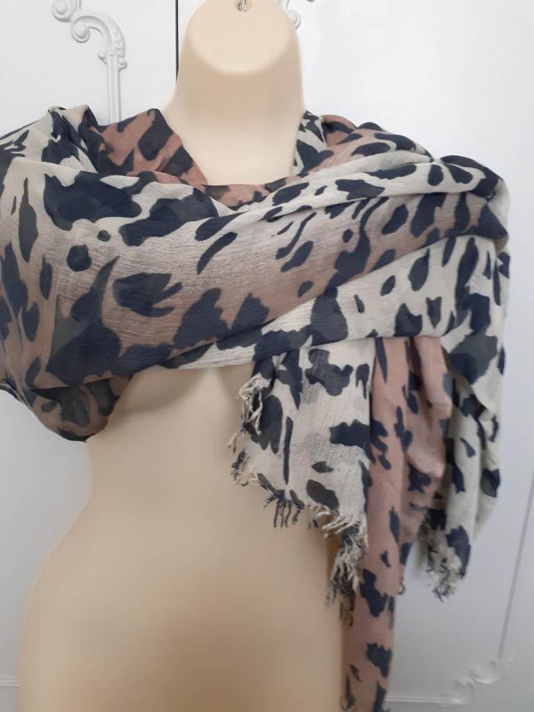 SELECTION OF VERY LARGE SCARVES - VARIOUS COLOURS /PRINTS