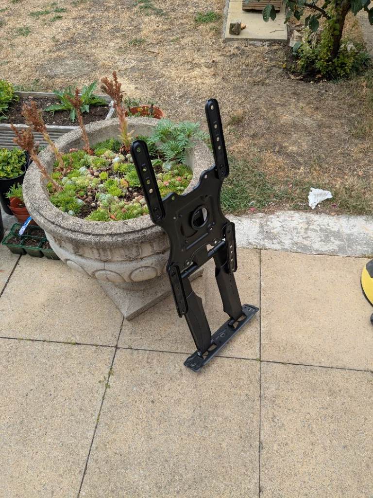 Adjustable Black TV Wall Mount Bracket – Good Condition