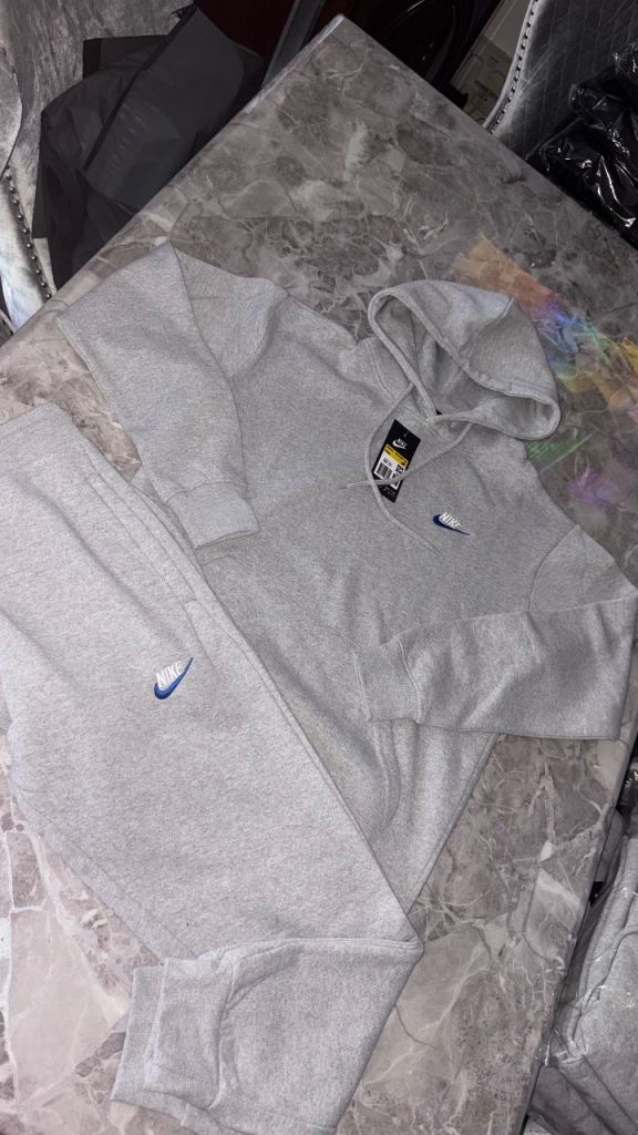 Men’s Nike Tracksuit Size XL