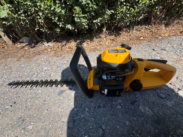 JCB petrol hedge trimmer good working order 
