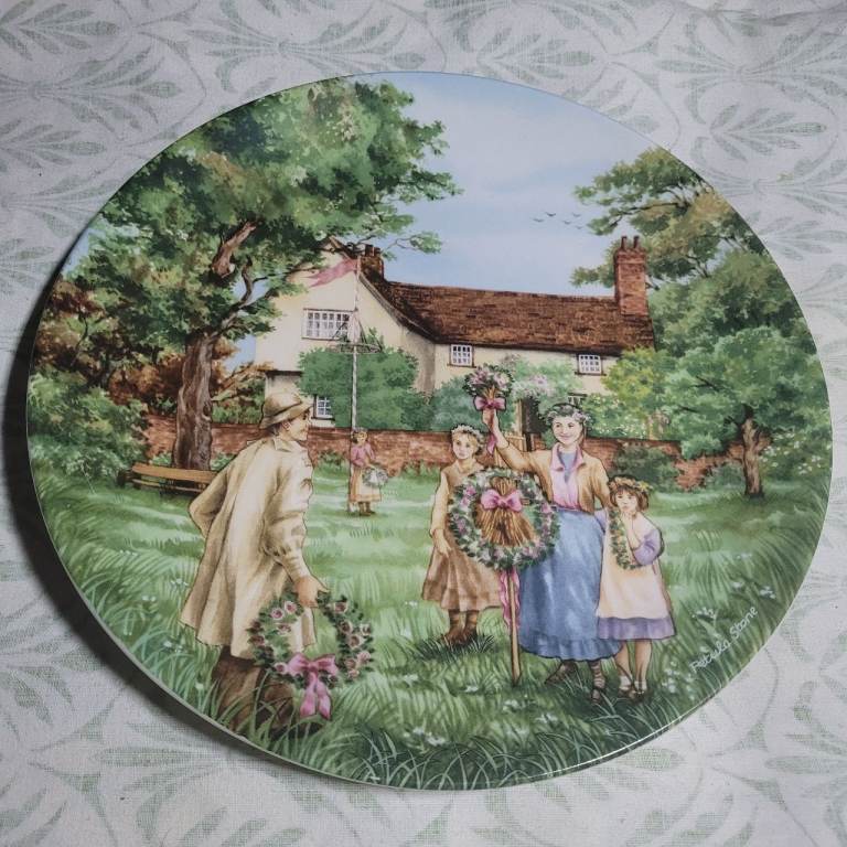 Wedgwood 'May Day' Collector's Plate - The Village Green Series (J2)