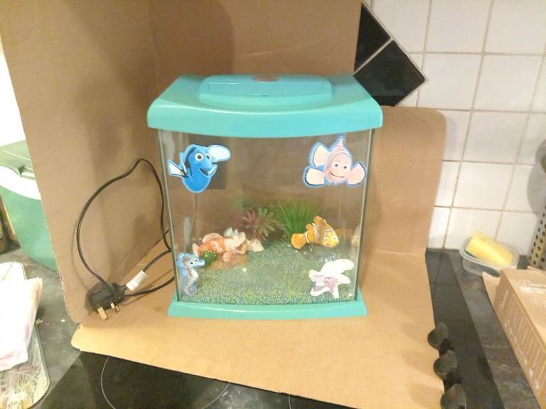 Blue fish tank glass Disney Theame bundle with extras UNTESTED 