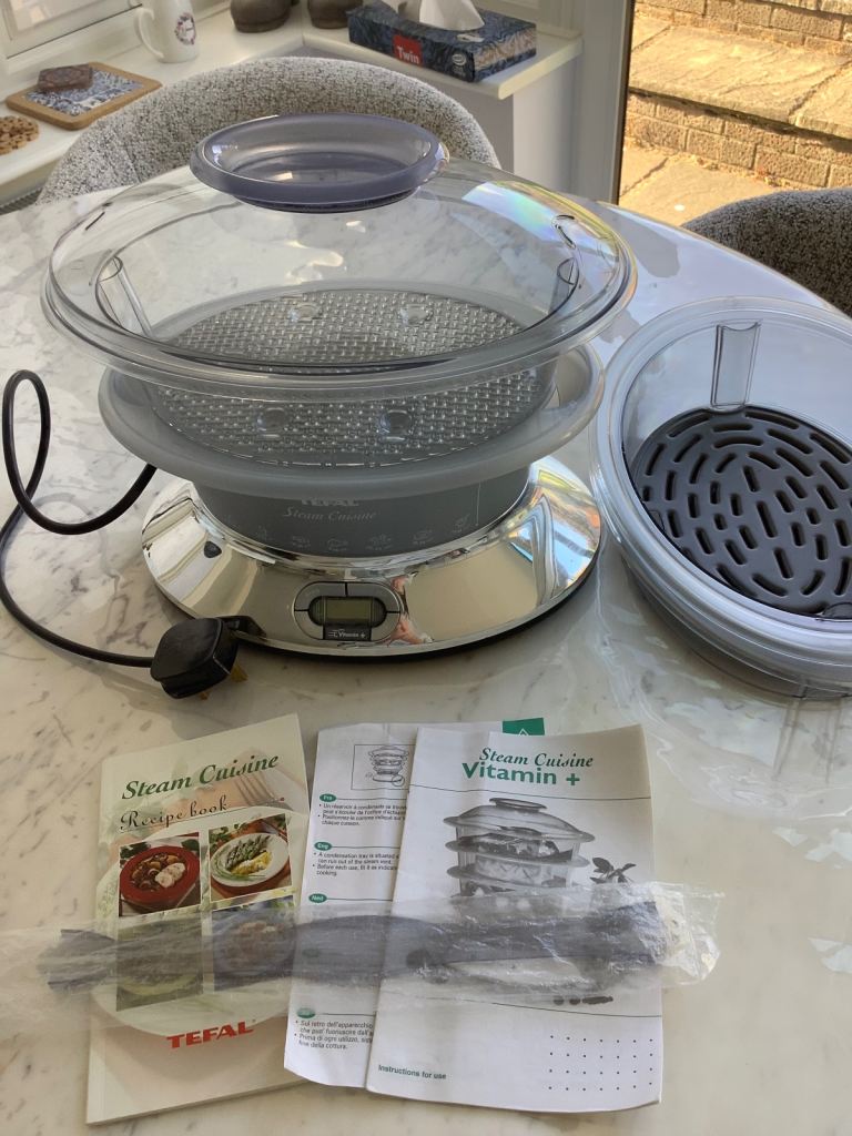 TEFAL 3 TIER STEAM CUISINE VITAMIN+ ELECTRONIC. USED, COMPLETE, UNDAMAGED AND IN EXCELENT CONDITION.