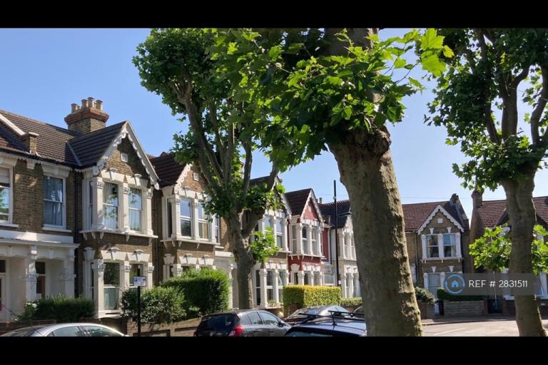 3 bedroom house in Harold Rd, London, E11 (3 bed) (#2831511)