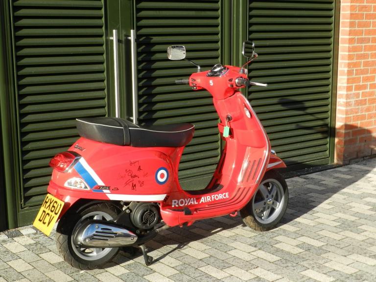 Piaggio Vespa S 125 Red Arrows Special Edition
