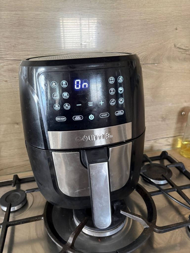 Gourmia 5.7L air fryer