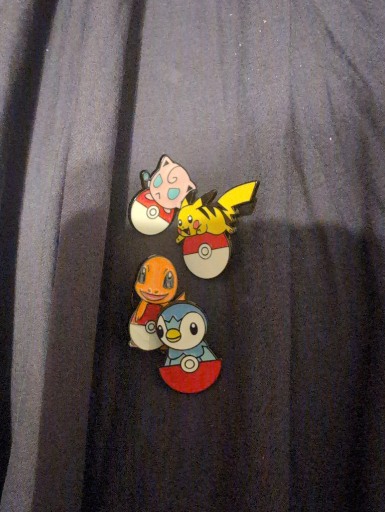 Pokémon pin badges 
