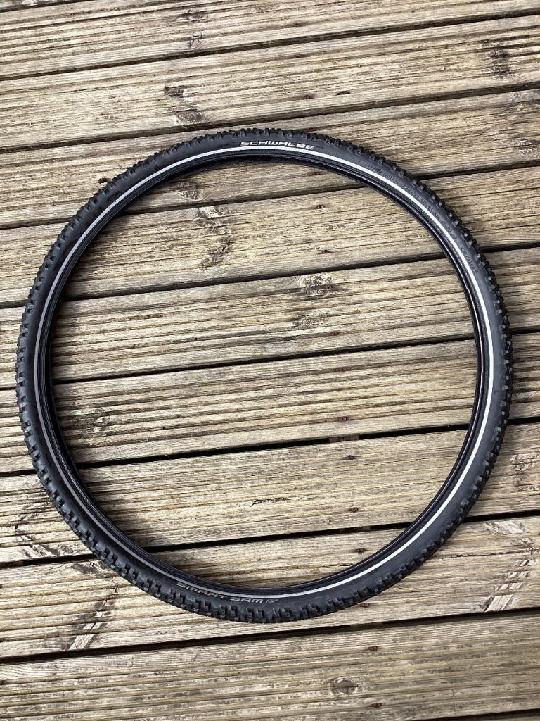 SCHWALBE SMART SAM BIKE TYRE. 700 x 42 44-622 28 x 1.65