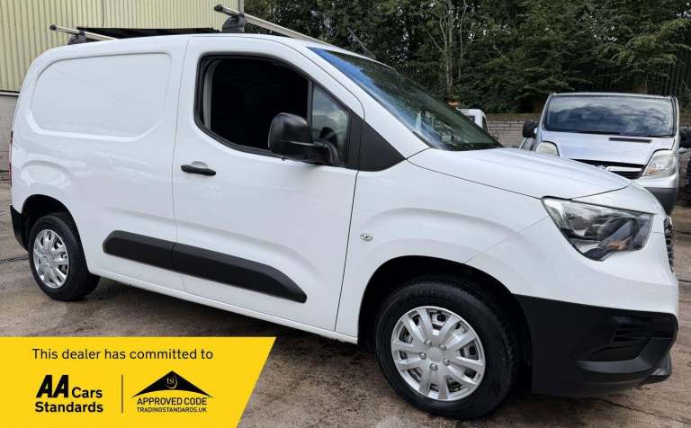2022 Vauxhall Combo 2000 1.5 Turbo D 100ps H1 Dynamic Van PANEL VAN DIESEL Manual
