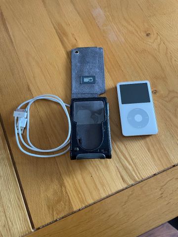 Apple iPod Classic 30GB – White, Good Condition, £100.00 for Sale