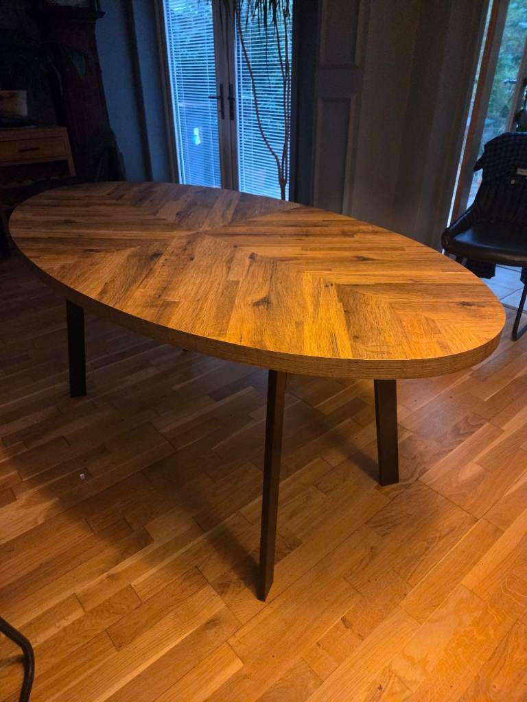 6 seater Oval Wooden Dining Table