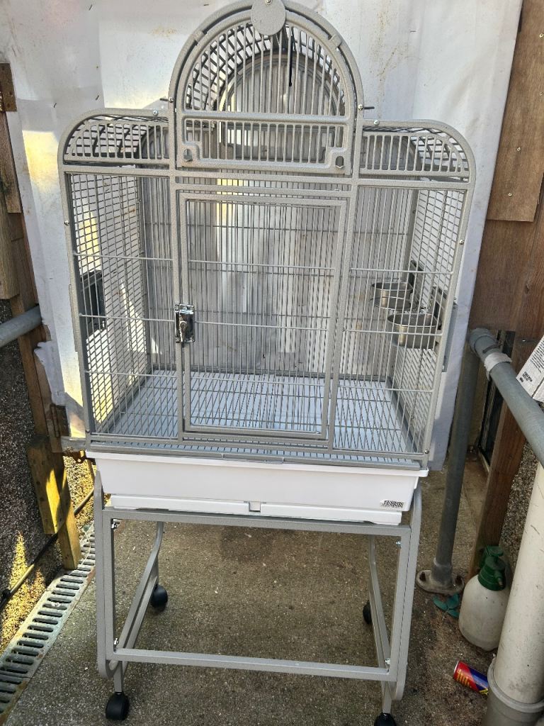 Bird/parrot cage 