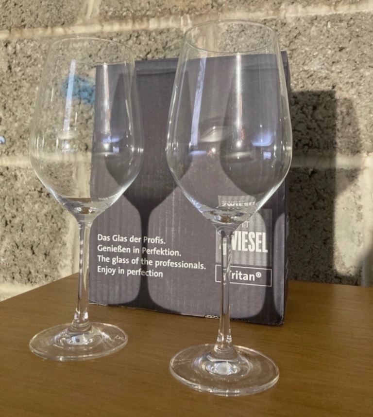 Set of 2 Schott Zwiesel Germany Wine Glasses – Quality Crystal