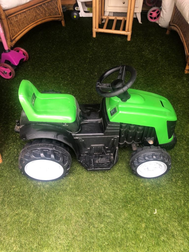 Kids ride on tractor