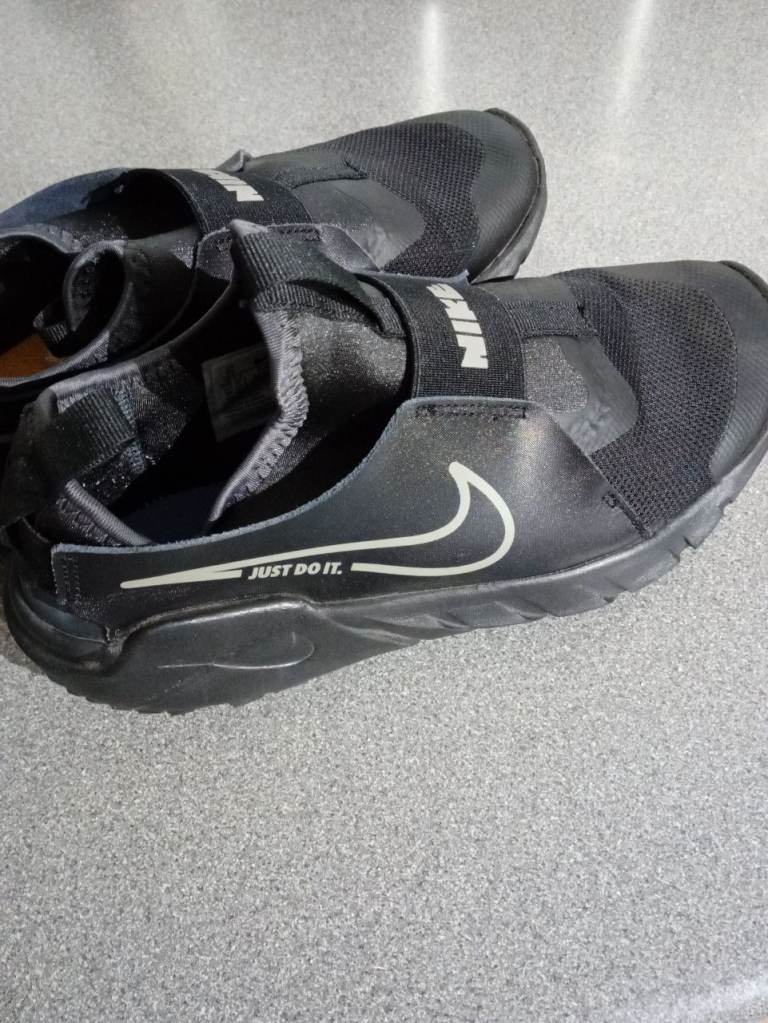 Nike shoes 4.5UK