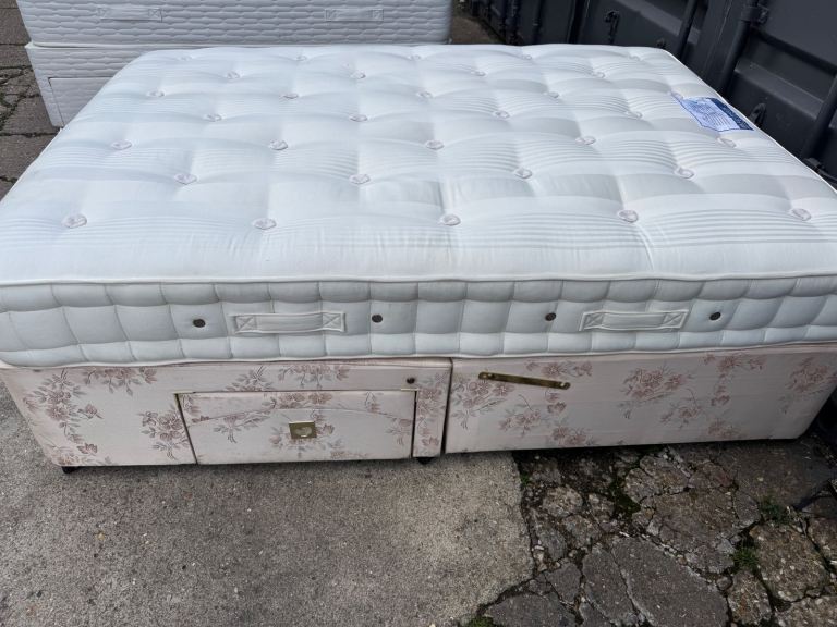 Hyponus Double Bed and Mattress 