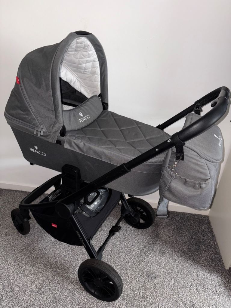 Venicci 3-in-1 travel system pram 