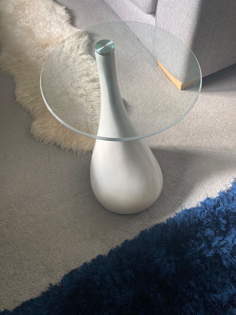 Side table high gloss white and glass top