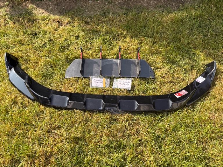 Volkswagen T-Roc R Facelift splitter & Rear diffuser  