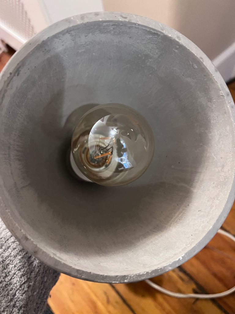 Pair of pendant concrete lights 