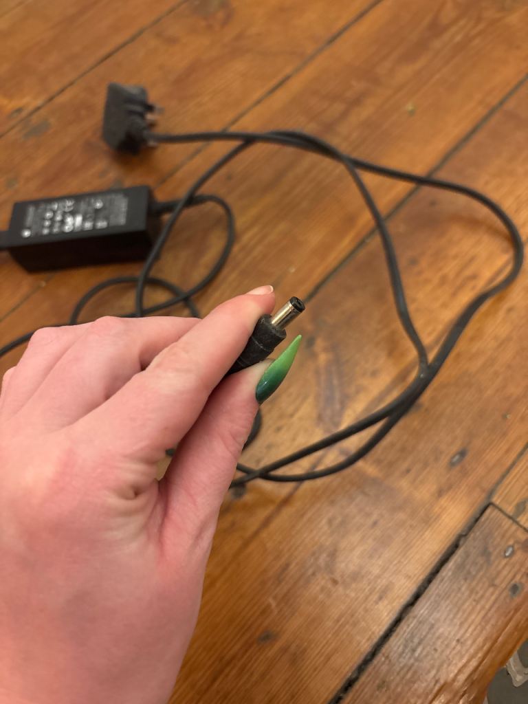 Laptop charger - unknown brand 