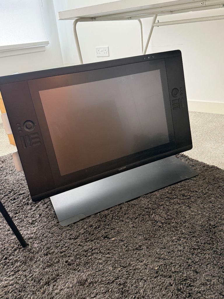 Wacom Cintiq 24HD DTK-2400 Graphic Tablet - GOOD CONDITION