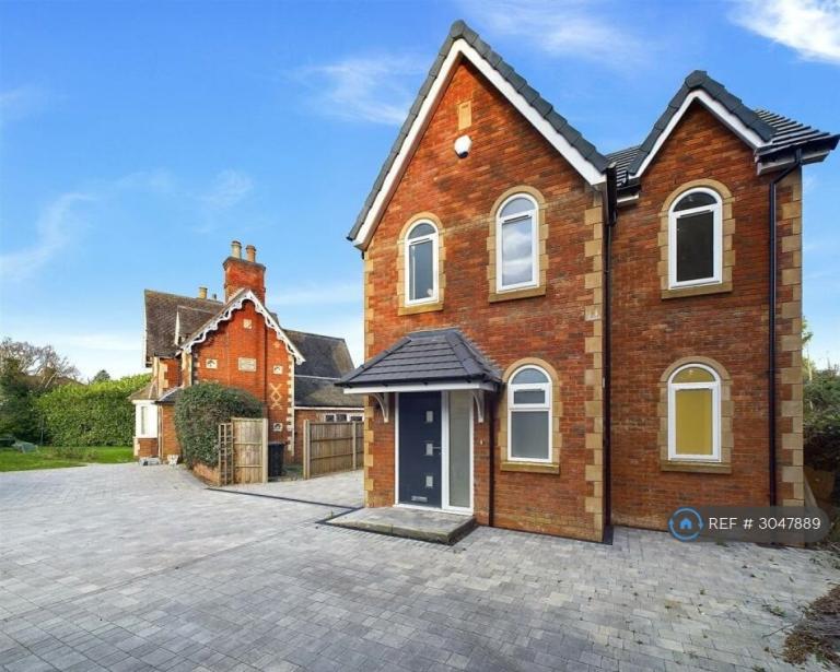 4 bedroom house in Hillmorton Road, Rugby, CV22 (4 bed) (#3047889)