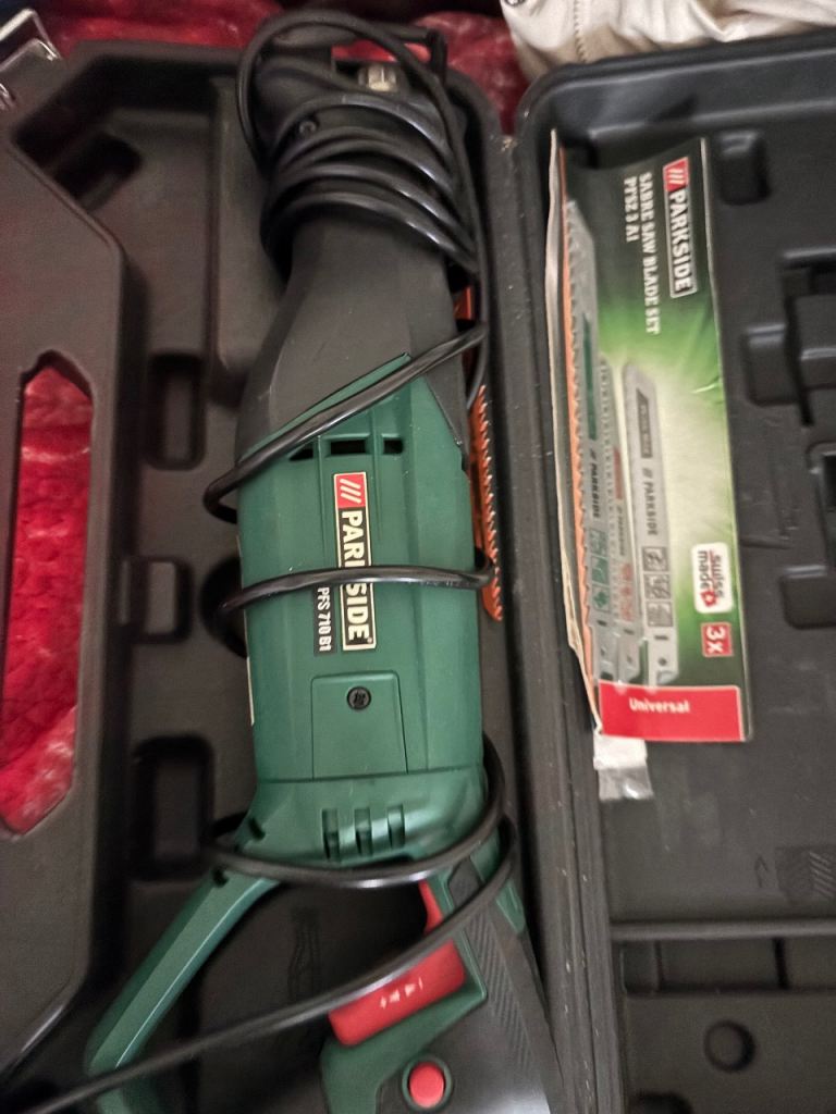 Parkside PFS 710 B1 Sabre Saw with Blade Set – Good Condition