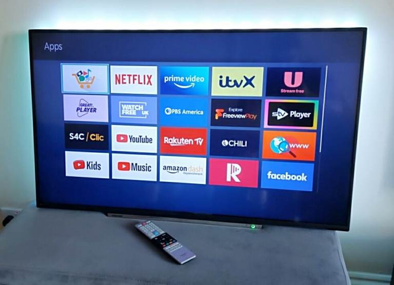 Smart TV, Has All The Apps, 4 K Picture Quality, 43 Inch Screen, Great TV