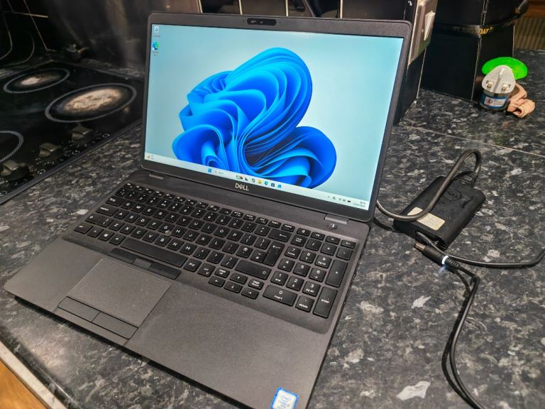 Dell Latitude 5500 Quad Core i5 16gb ram 256gb ssd