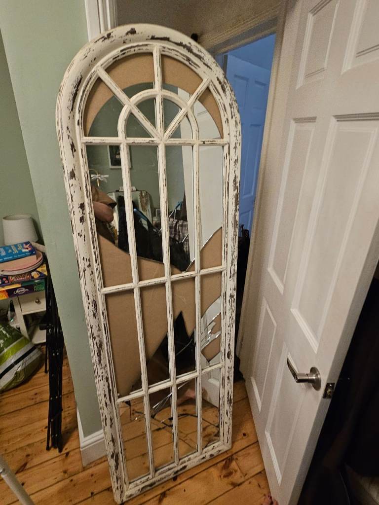 Broken wooden mirror (mirror panel needs replaced)