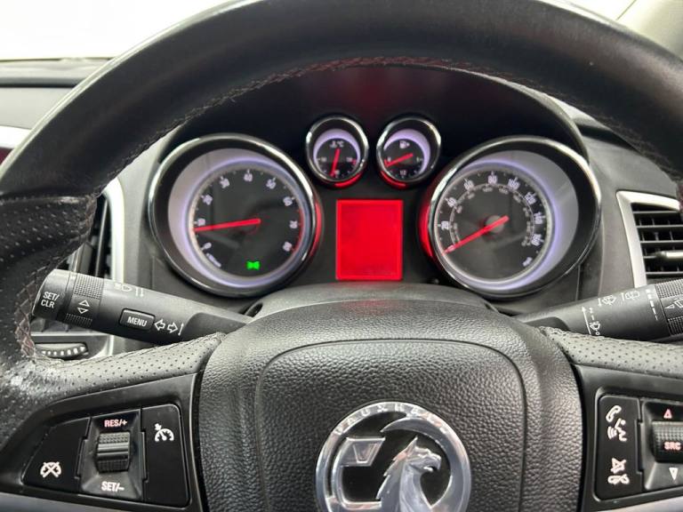 2012 Vauxhall Astra **MAKE US AN OFFER!!**1.4 16v SRi Hatchback 5dr Petrol Manual Euro 5 (100 p H...