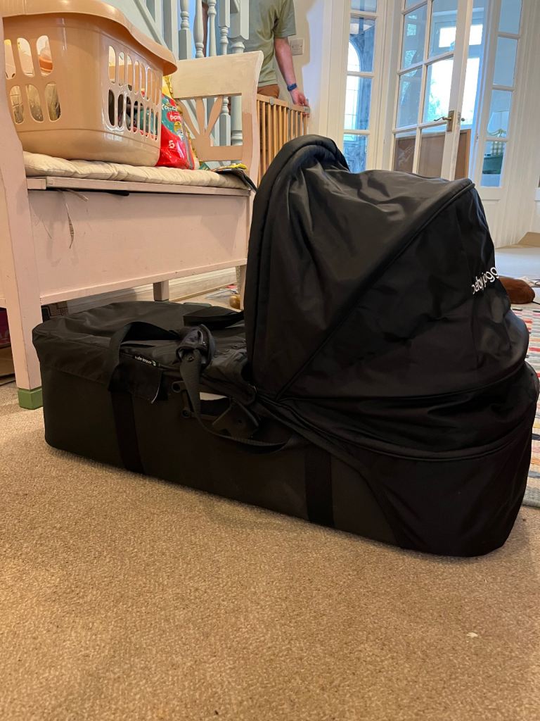 Baby Jogger City mini GT carry cot. 