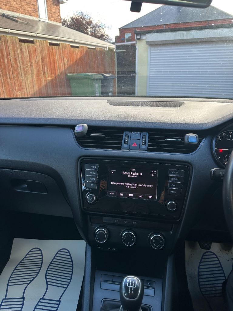 Skoda, OCTAVIA, Estate, 2014, Manual, 1598 (cc), 5 doors