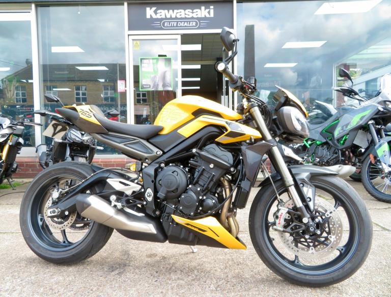 2024 Triumph STREET TRIPLE 765RS THE ONE TO BUY NAKED Petrol Manual