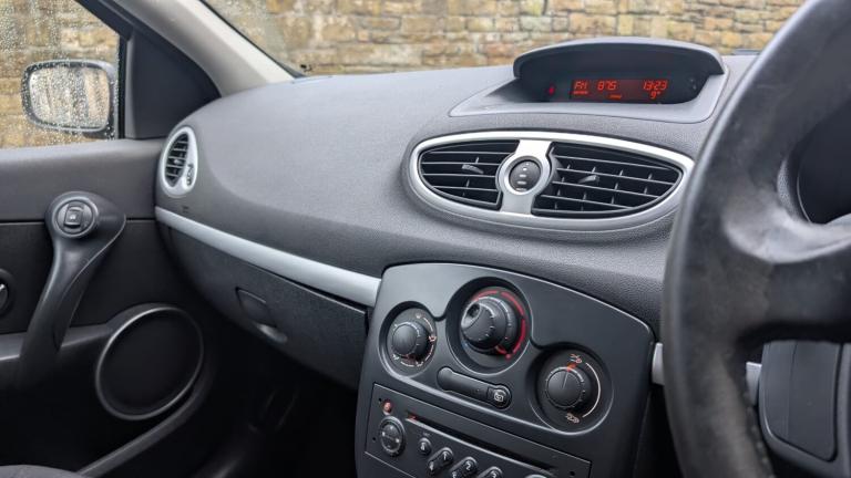 2006 Renault Clio 1.5 dCi 86 Dynamique 5dr HATCHBACK Diesel Manual