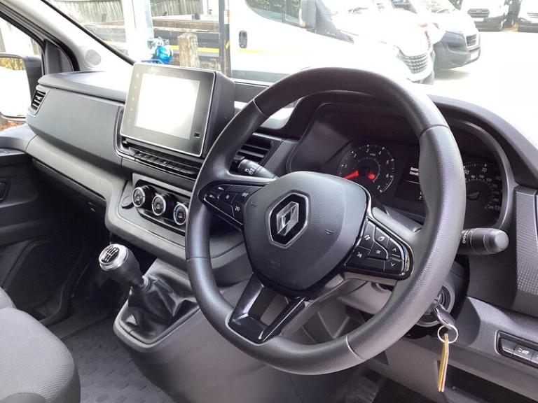 2022 Renault Trafic dCi Blue LL30 Business+ LWB L/R A/C Euro 6 LWB Panel Van Diesel Manual